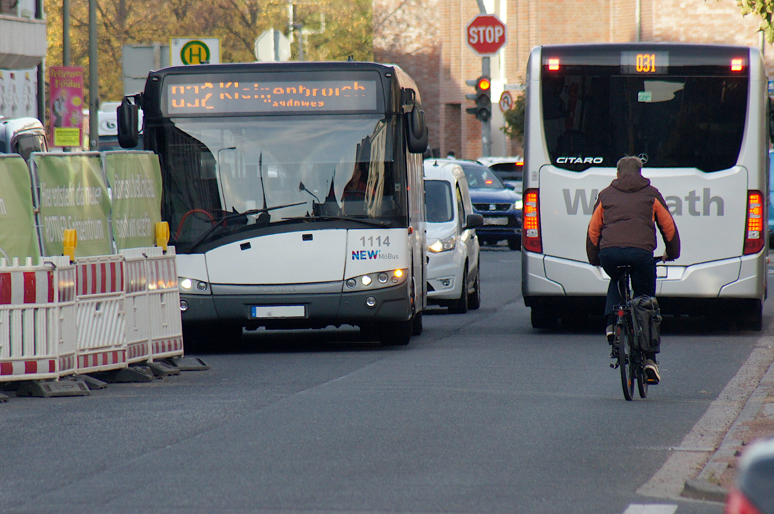 Radfahrer an der Hindenburgstraße in Korschenbroich